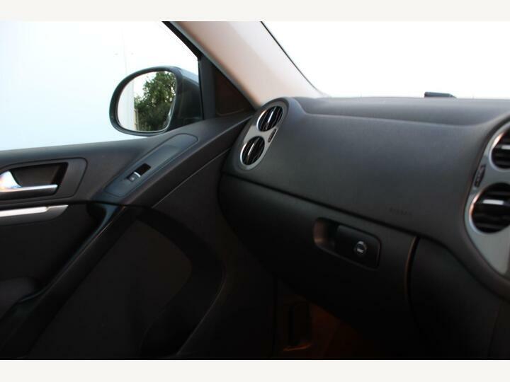 Volkswagen Tiguan Suv Grey #20