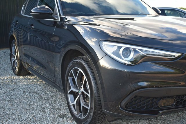 Alfa Romeo Stelvio Veloce Black #15