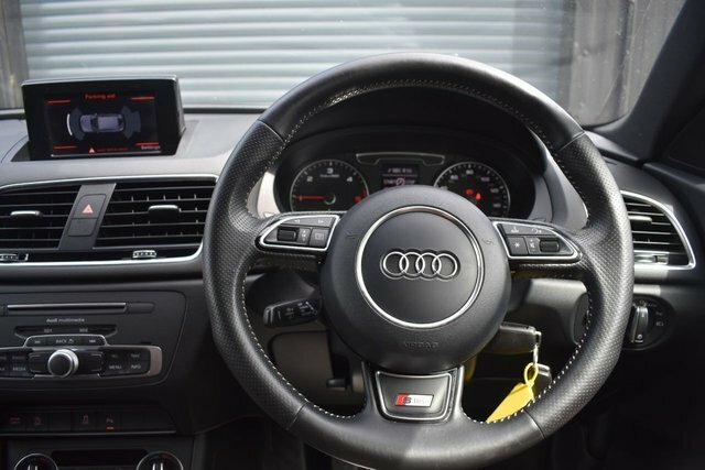 Audi Q3 Tdi S Line Plus KO16USC Black #5