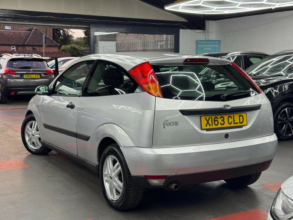 Ford Focus 1.6I 16V Zetec Silver #14