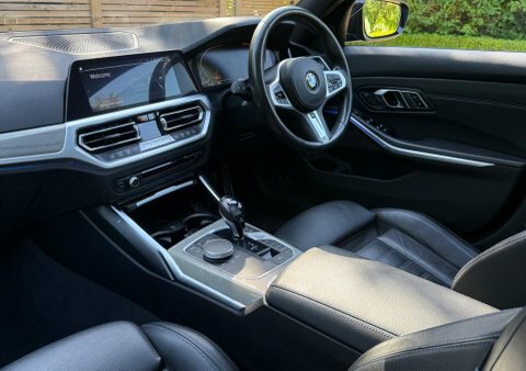 BMW 3 Series 330D Xdrive M HV69TYZ Blue #2