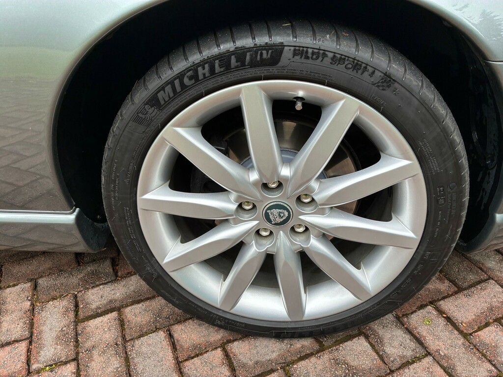Jaguar XK8 4.2 Black #16