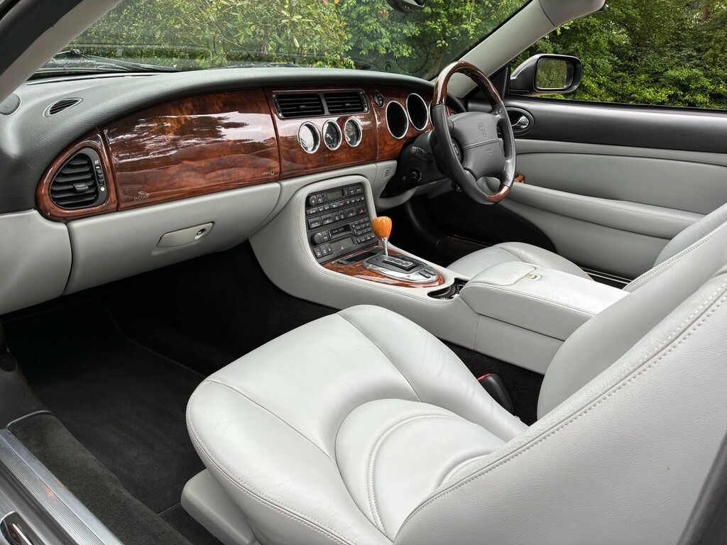 Jaguar XK8 4.2 Grey #2