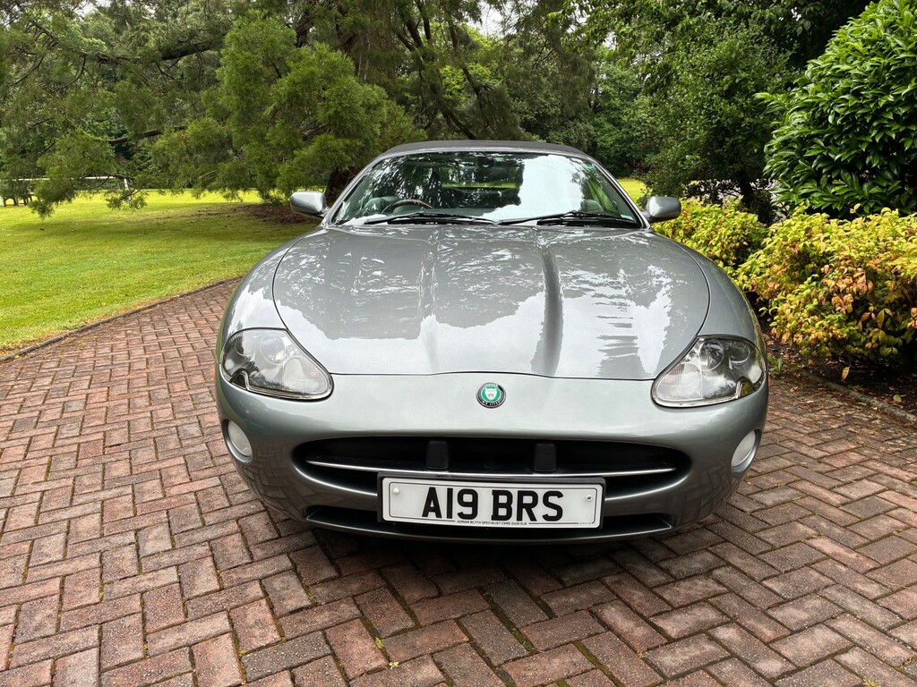 Jaguar XK8 4.2 Black #22