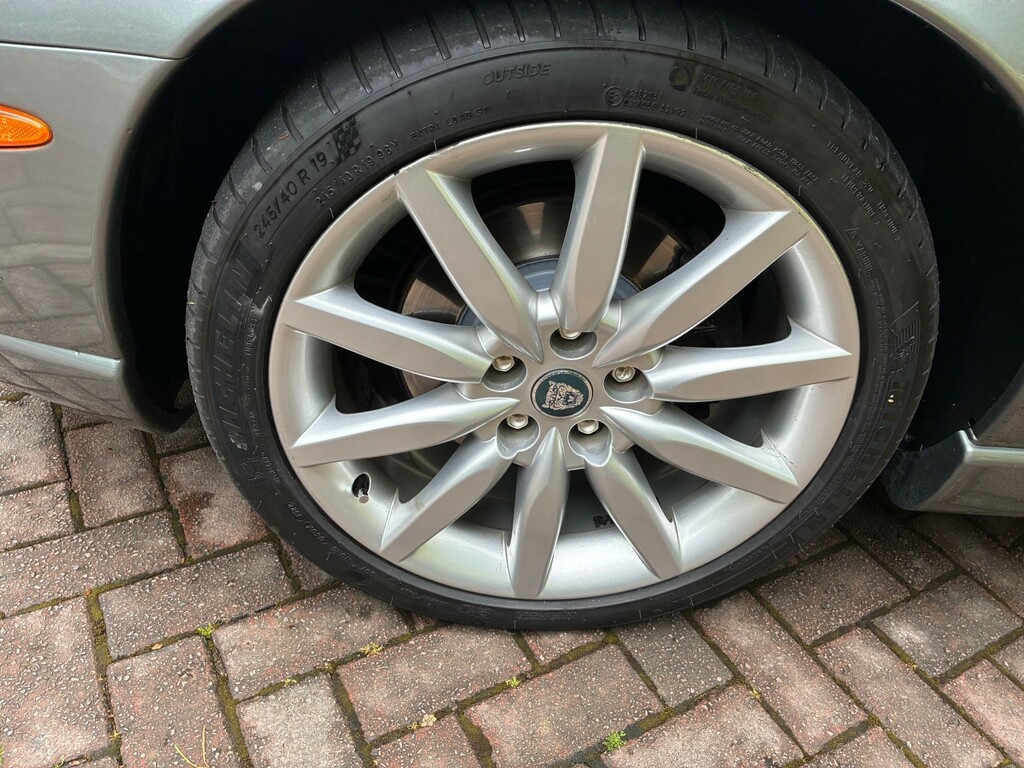 Jaguar XK8 4.2 Black #18