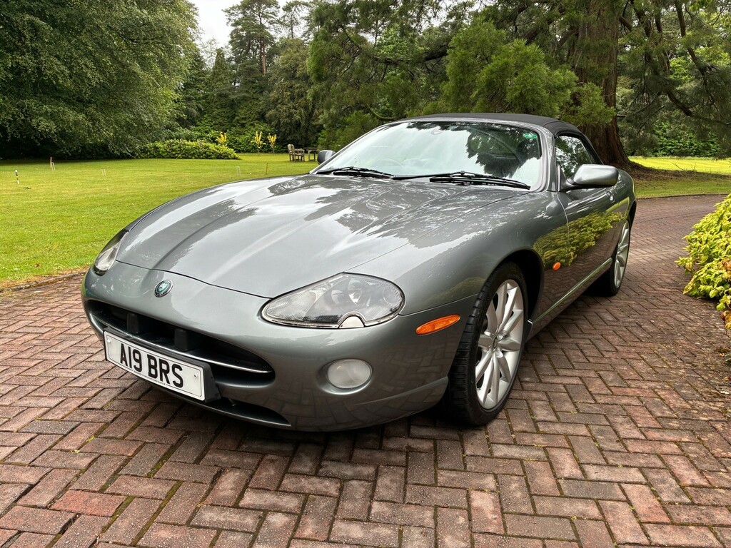 Jaguar XK8 4.2 Black #23