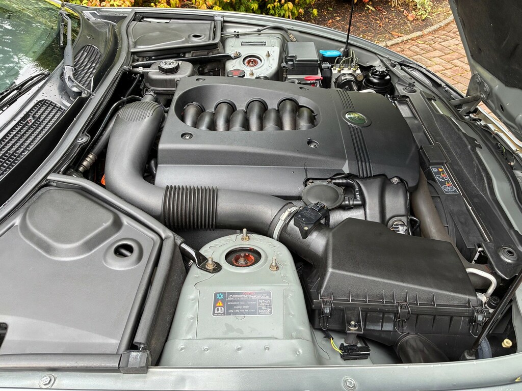 Jaguar XK8 4.2 Black #32