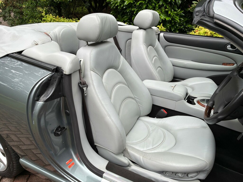 Jaguar XK8 4.2 Black #14