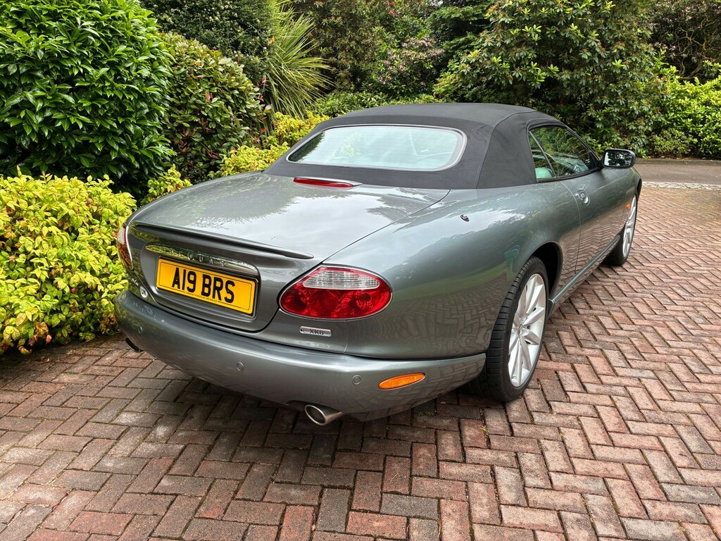 Jaguar XK8 4.2 Black #24