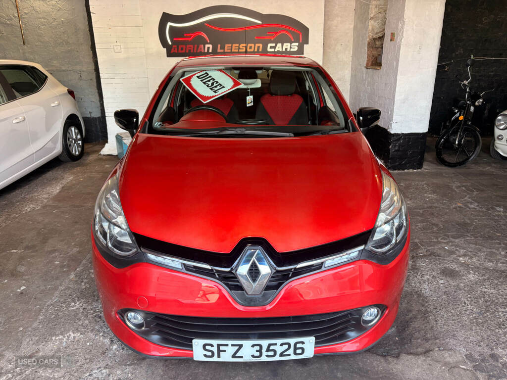 Renault Clio 1.5 Dci 90 Dynamique S Medianav Energy SFZ3526 Red #2