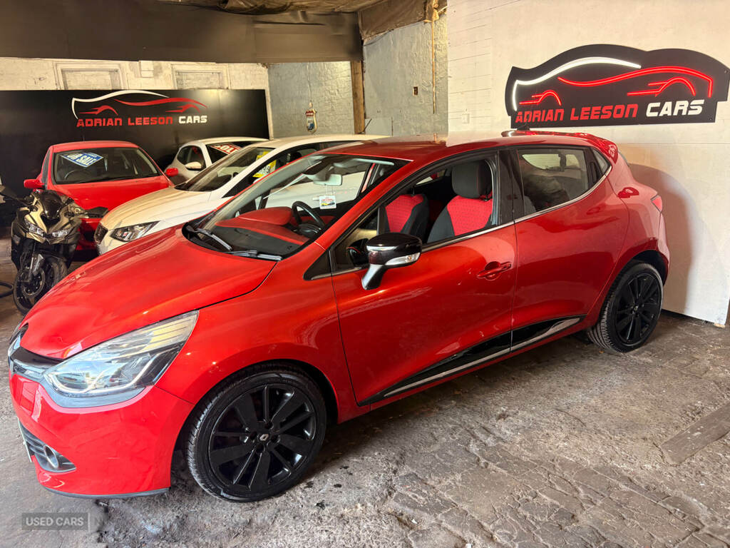 Renault Clio 1.5 Dci 90 Dynamique S Medianav Energy SFZ3526 Red #3