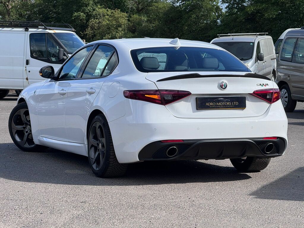 Alfa Romeo Giulia Super Red #9