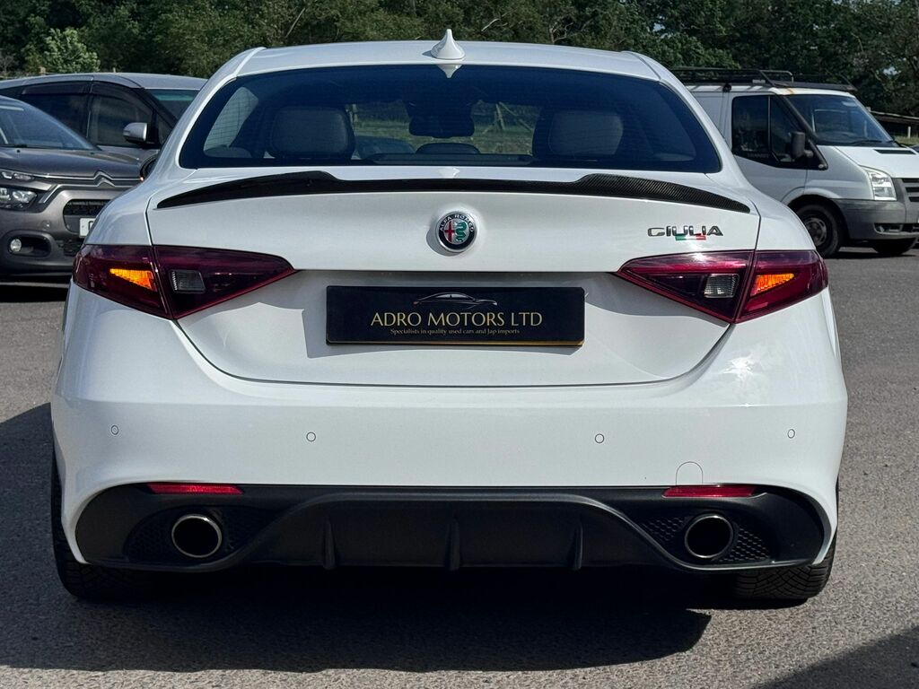 Alfa Romeo Giulia Super Red #10