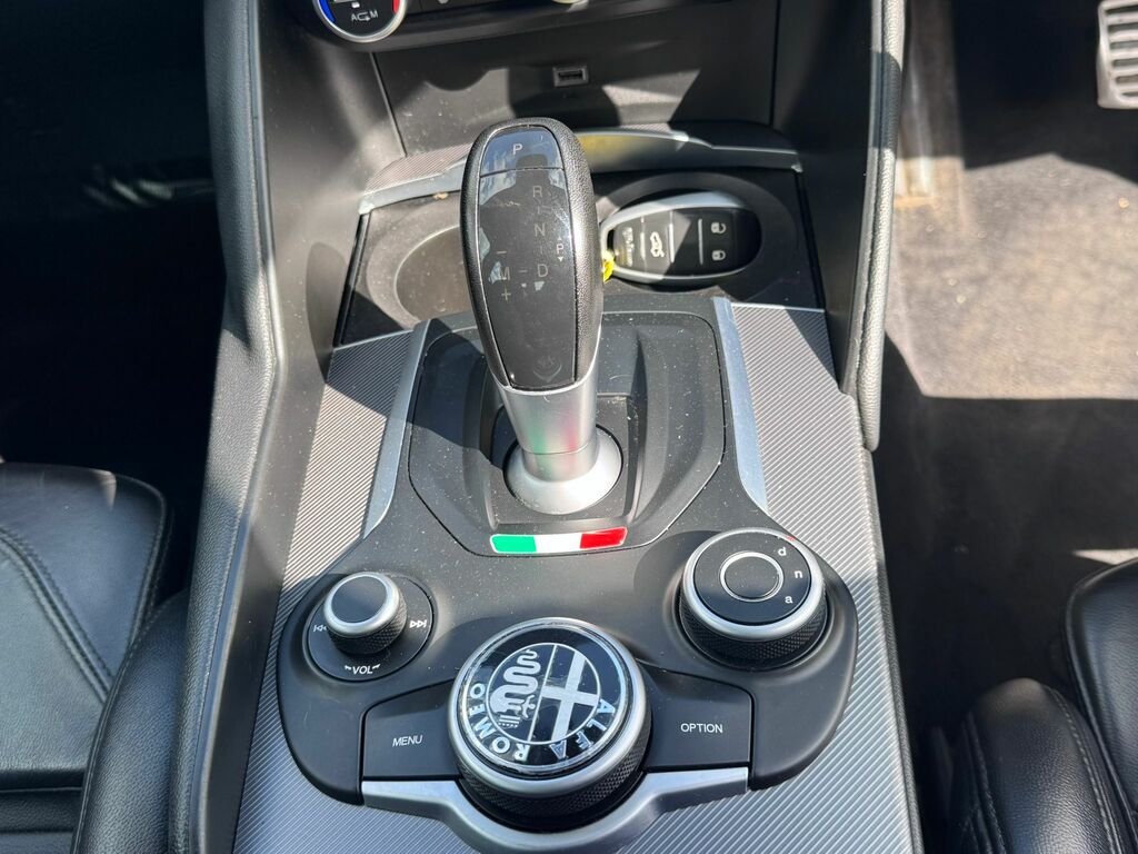 Alfa Romeo Giulia Super Red #20