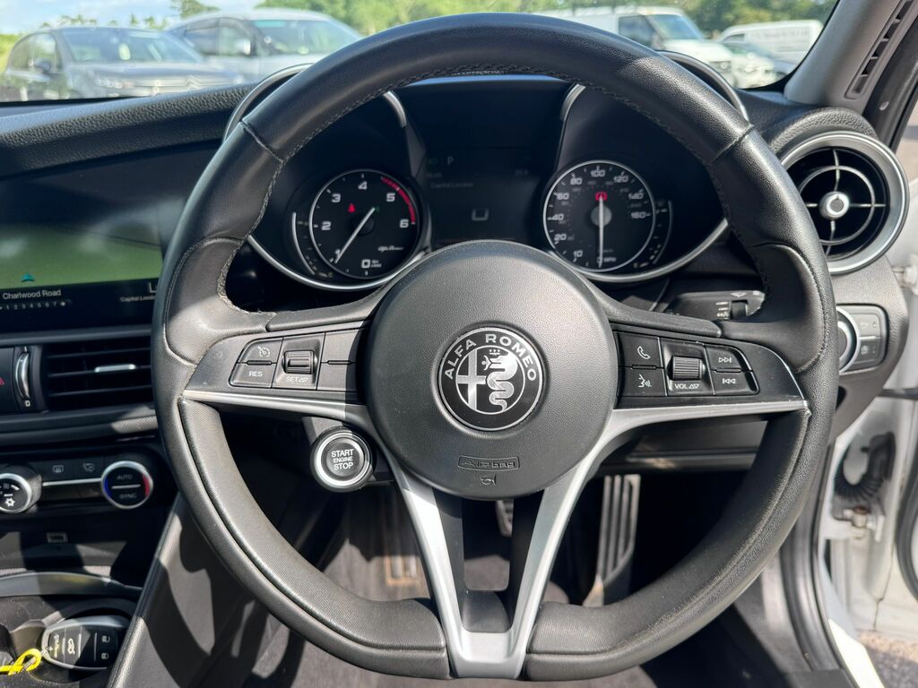 Alfa Romeo Giulia Super Red #17
