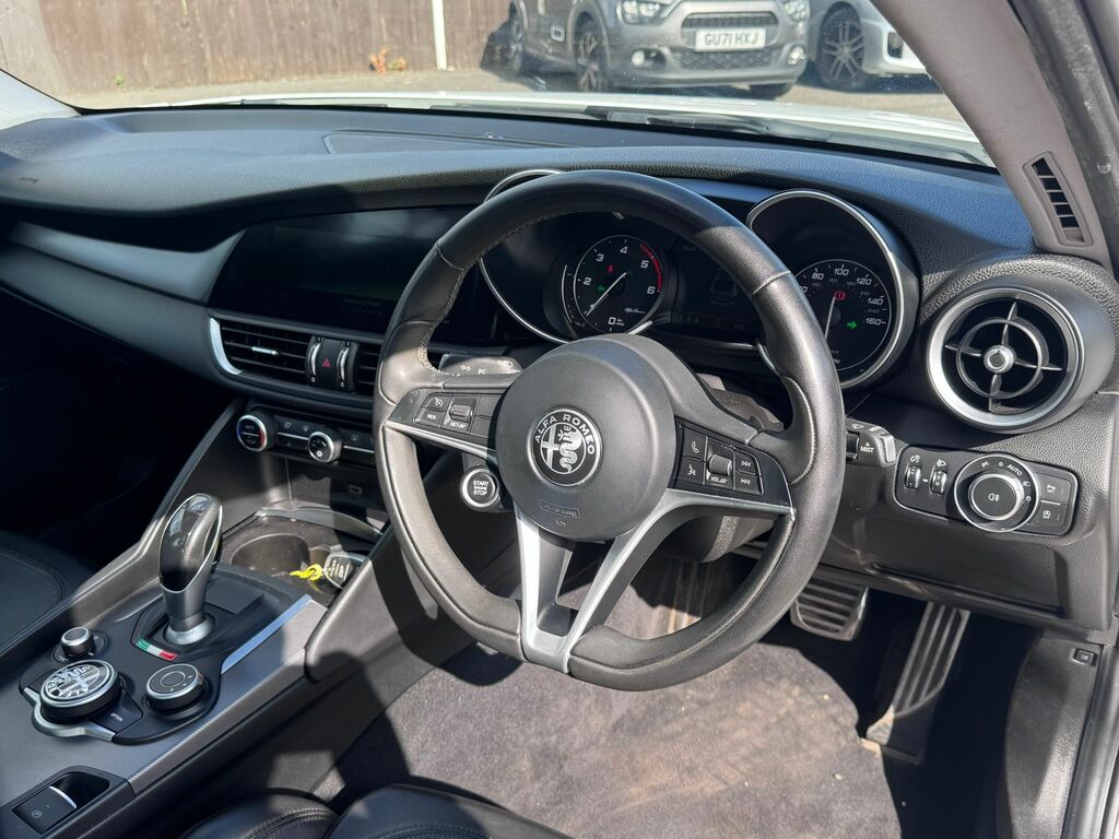 Alfa Romeo Giulia Super Red #15