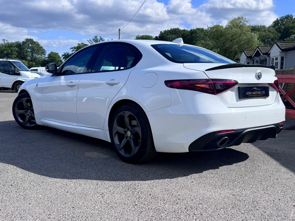 Alfa Romeo Giulia Super Red #8