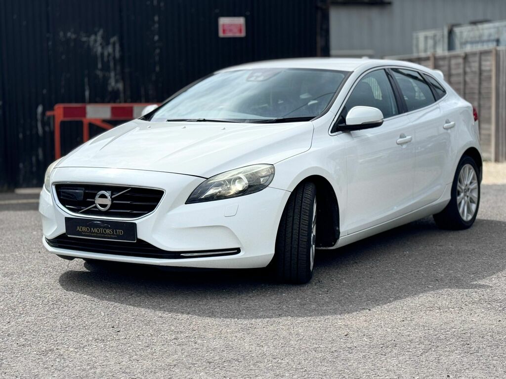 Volvo V40 Hatchback White #3