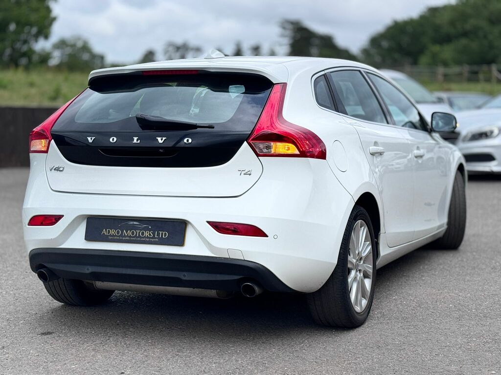 Volvo V40 Hatchback White #6