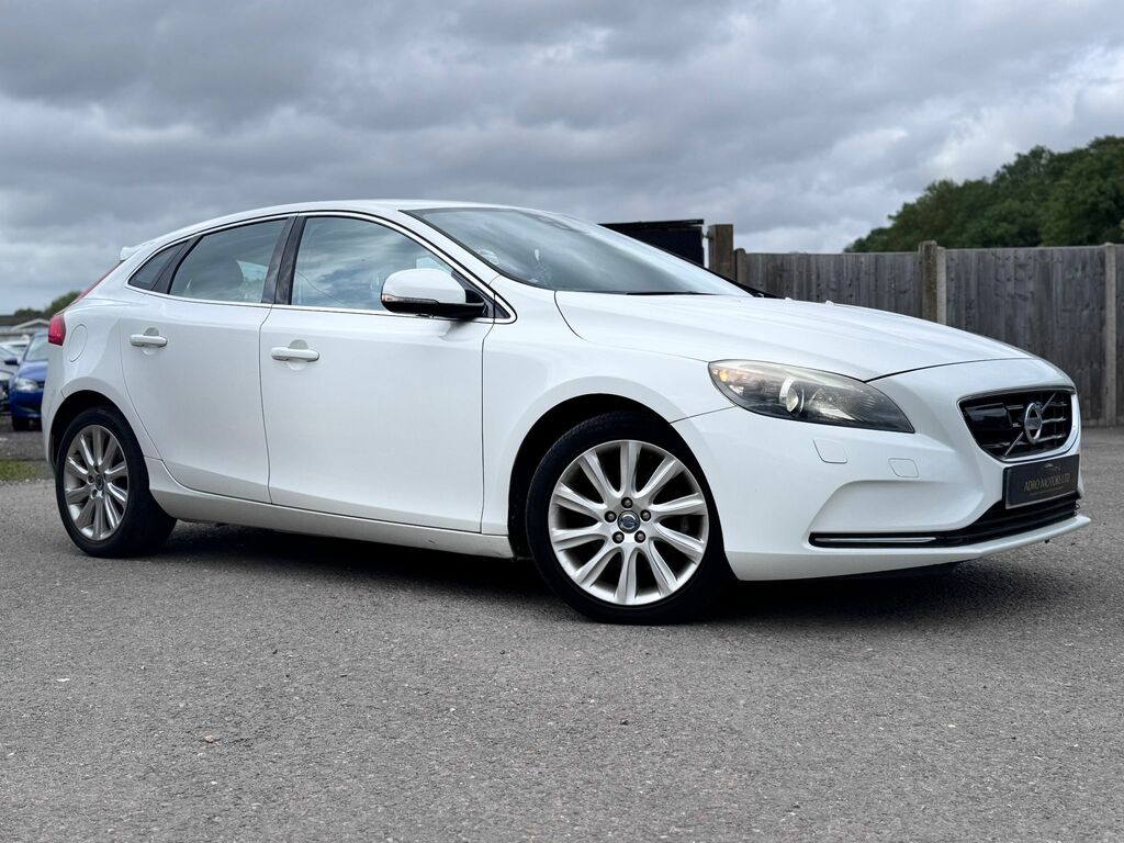 Volvo V40 Hatchback White #4
