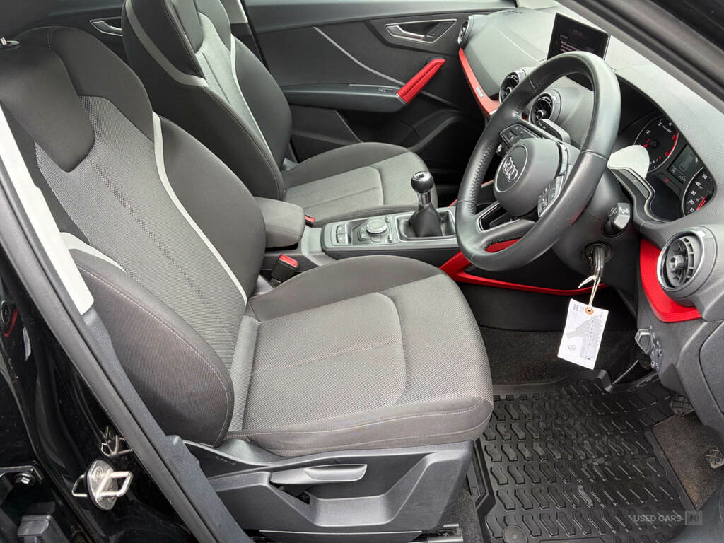 Audi Q2 30 Tdi Sport ST68YNO Black #6