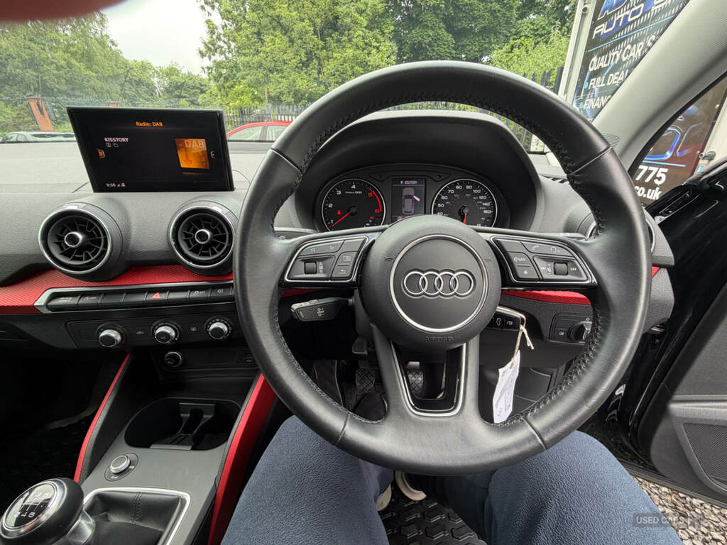 Audi Q2 30 Tdi Sport ST68YNO Black #4