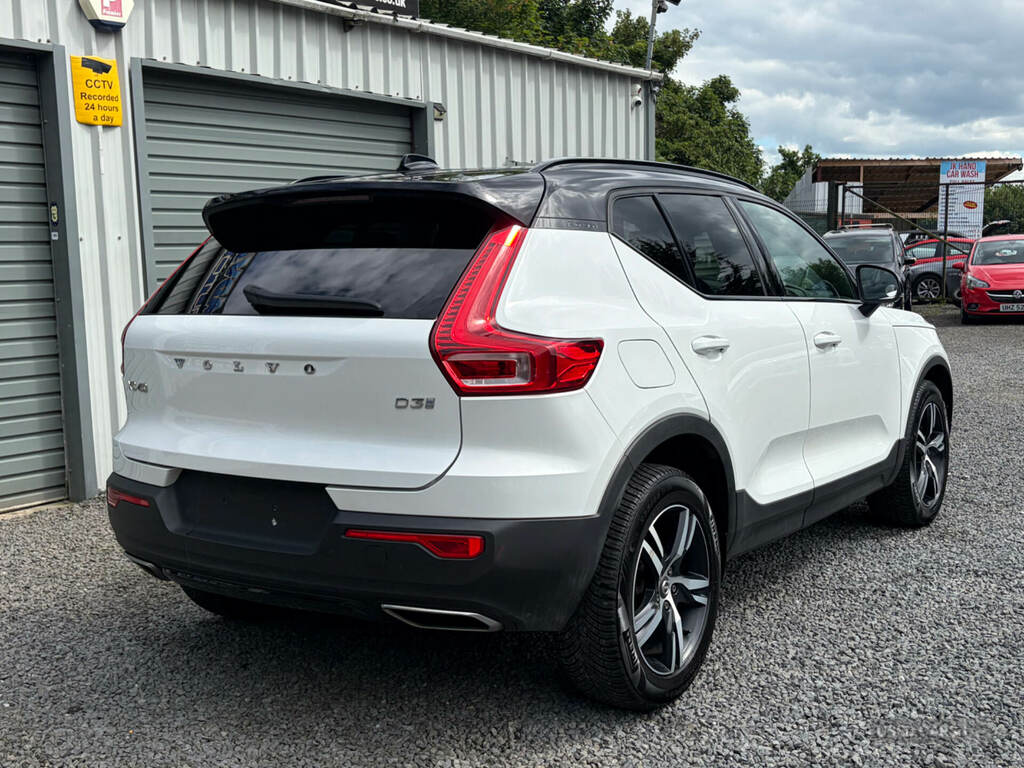 Volvo XC40 2.0 D3 R Design White #3