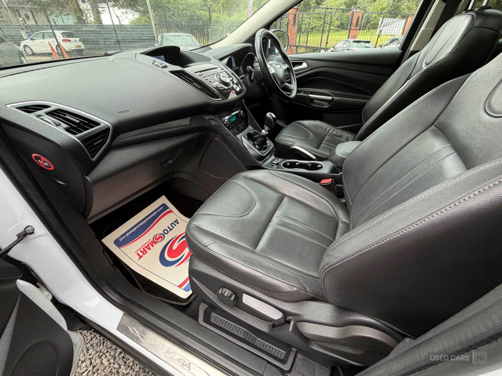 Ford Kuga 2.0 Tdci Zetec 2Wd Euro 5 White #16