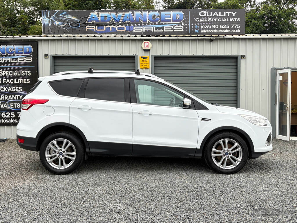 Ford Kuga 2.0 Tdci Titanium X 2Wd White #2