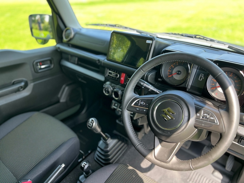 Suzuki Jimny Suv White #15