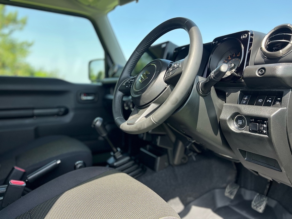 Suzuki Jimny Suv White #18