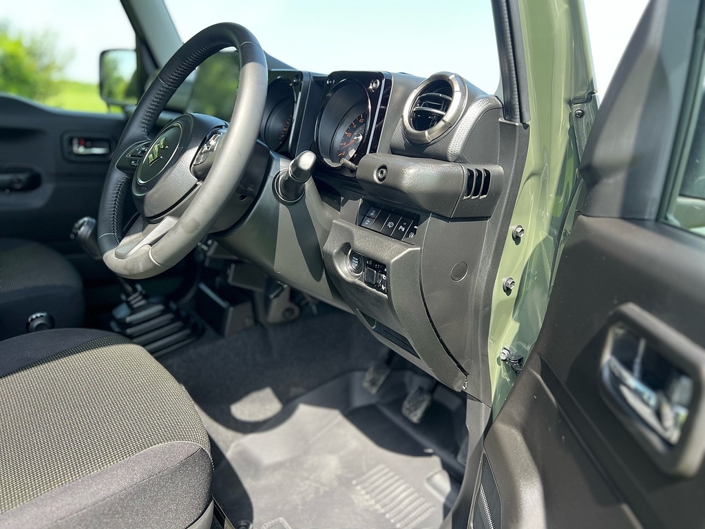 Suzuki Jimny Suv White #19