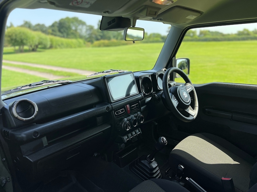 Suzuki Jimny Suv White #27
