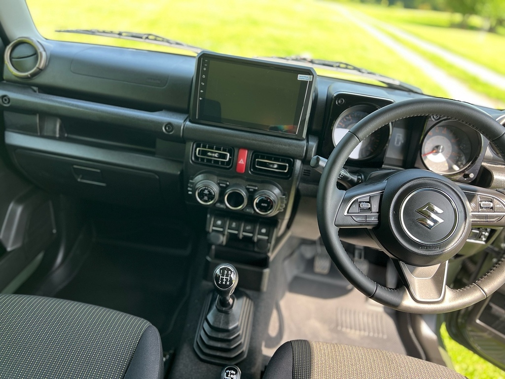 Suzuki Jimny Suv White #22