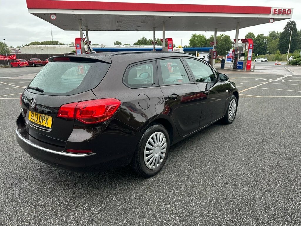 Vauxhall Astra 1.4L Exclusiv SL13OPX Brown #5
