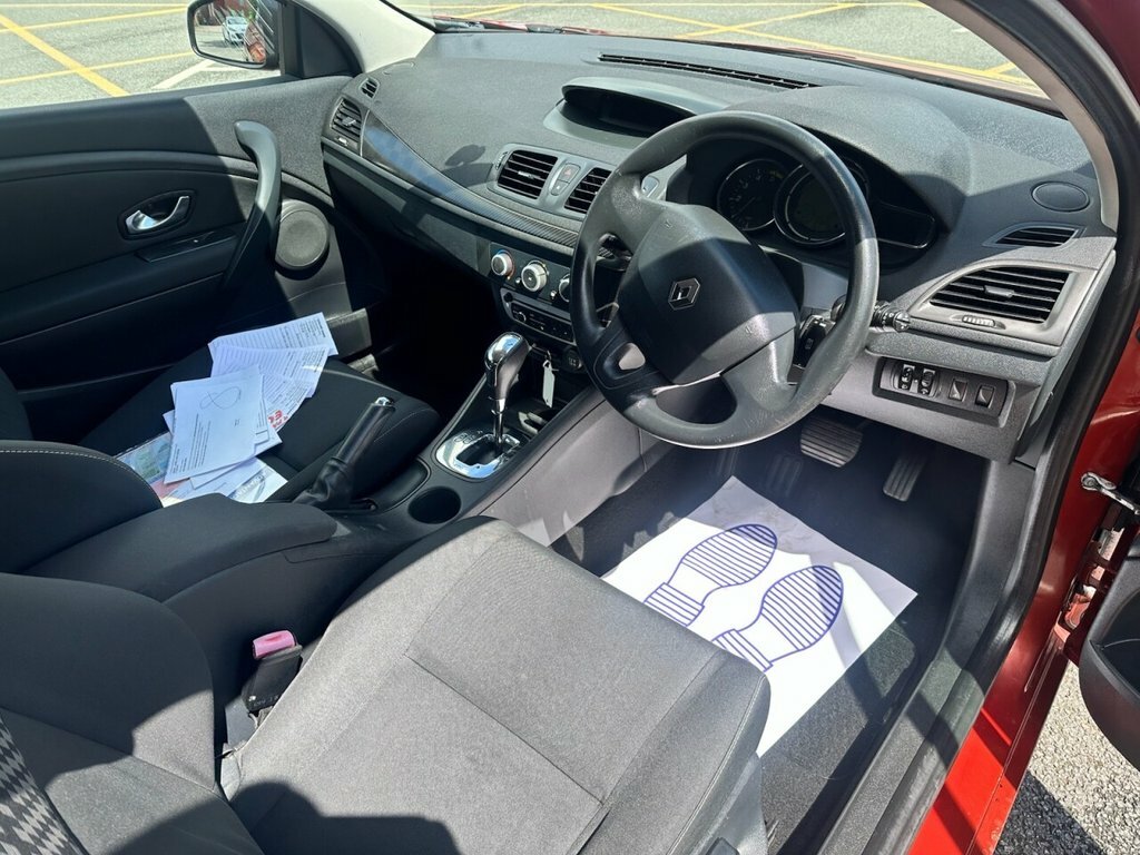 Renault Megane 1.6 16V Expression Black #18