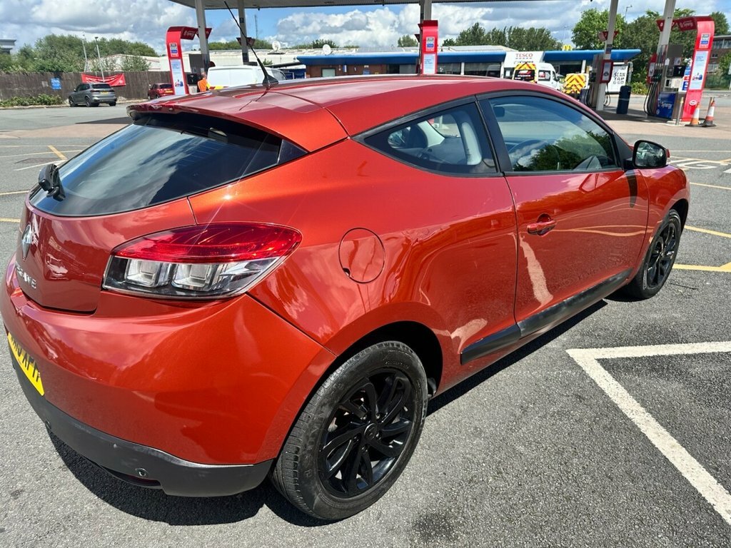 Renault Megane 1.5L Expression Orange #5