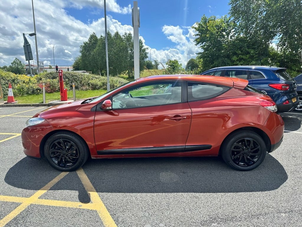 Renault Megane 1.6 16V Expression Black #8