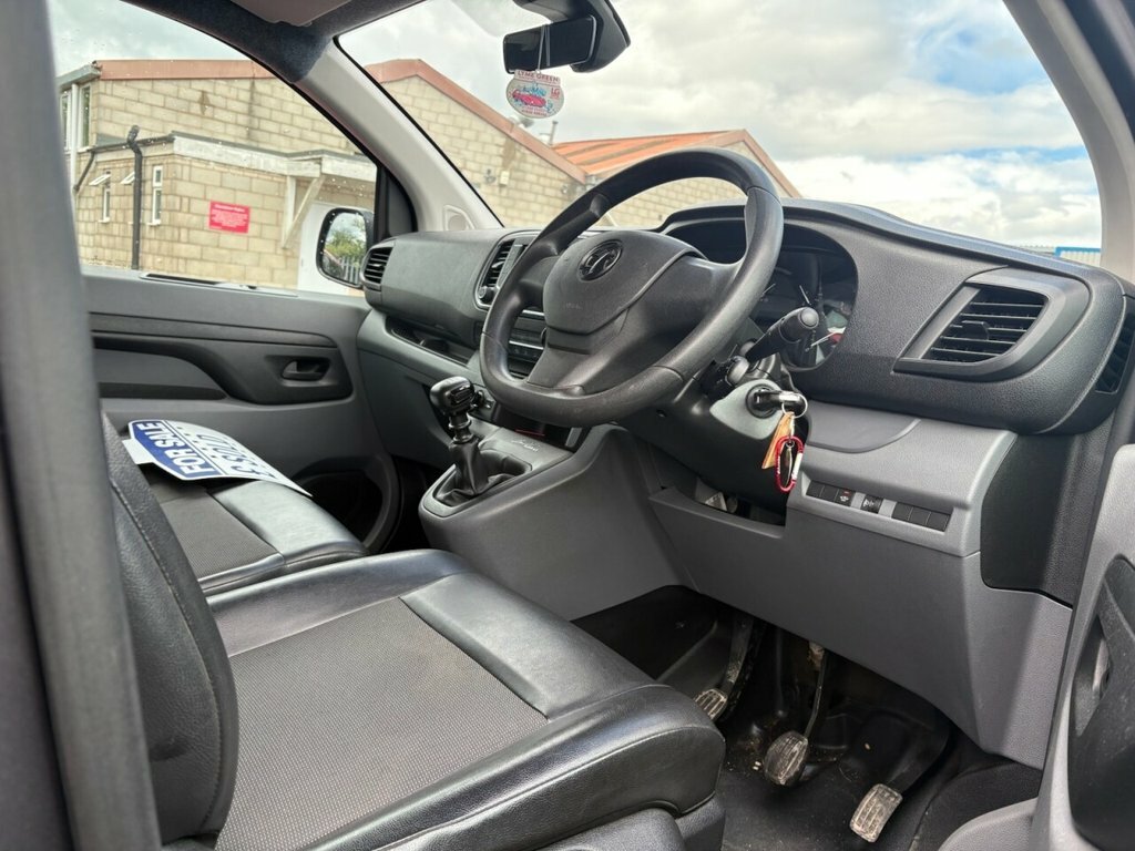 Vauxhall Vivaro 1.5L Sportive Grey #4