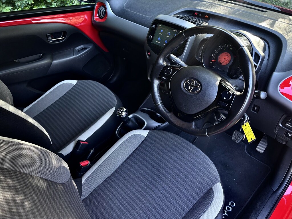 Toyota Aygo 1.0 Vvt-i X-trend 201919 FN19UCX Red #3
