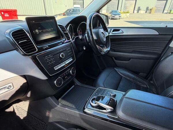 Mercedes-Benz GLE Class  Black #17