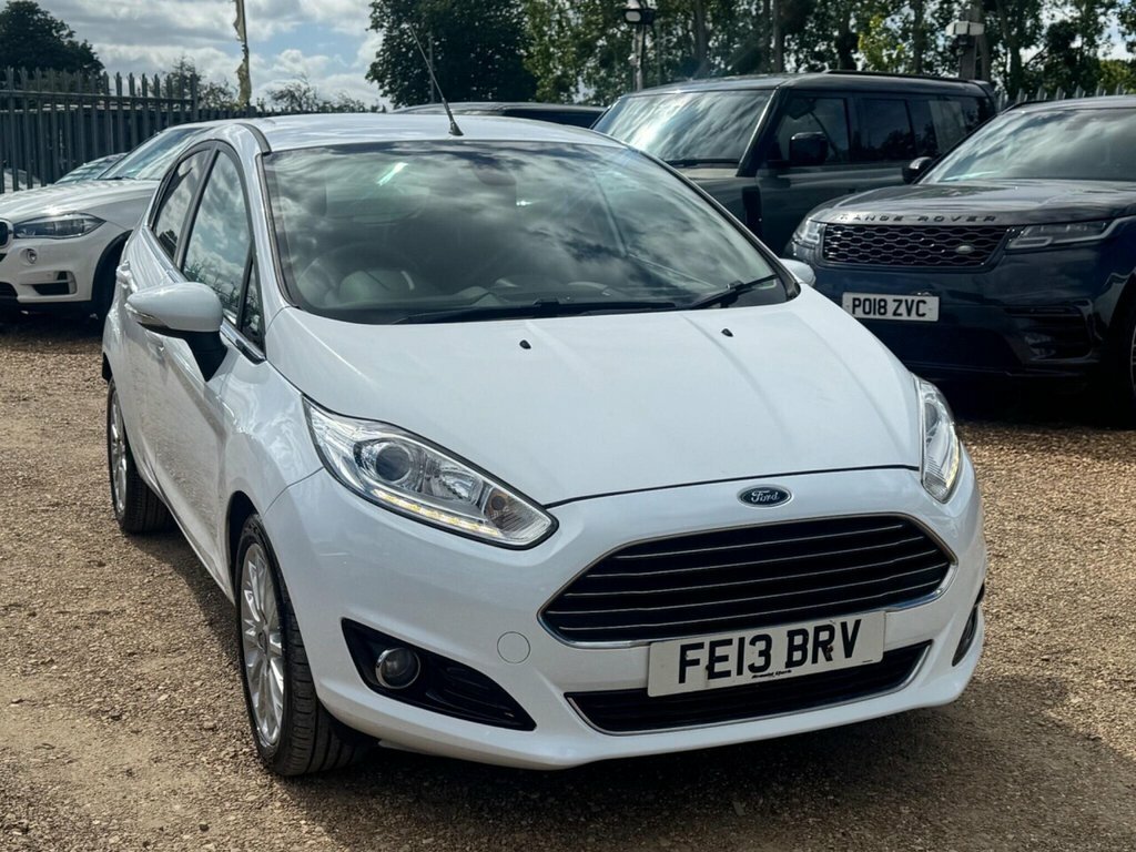 Ford Fiesta Hatchback FE13BRV White #5