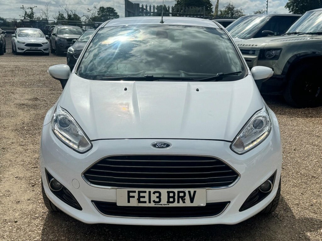 Ford Fiesta Hatchback FE13BRV White #2