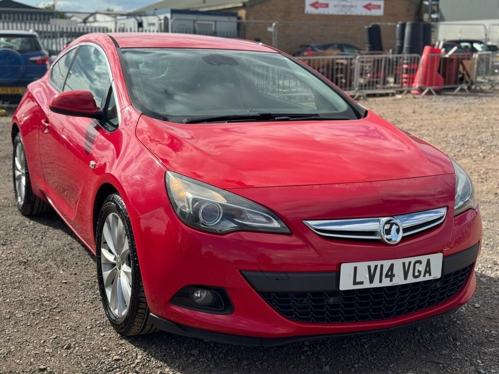 Vauxhall Astra GTC Coupe Red #4