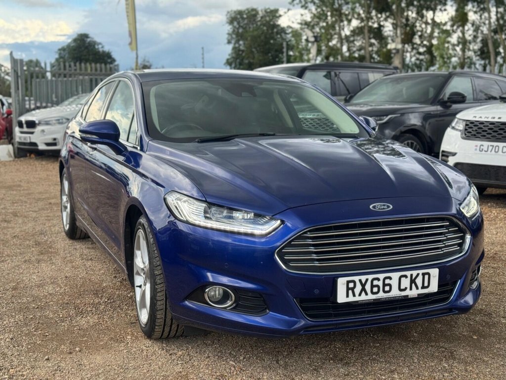 Ford Mondeo Hatchback Blue #5