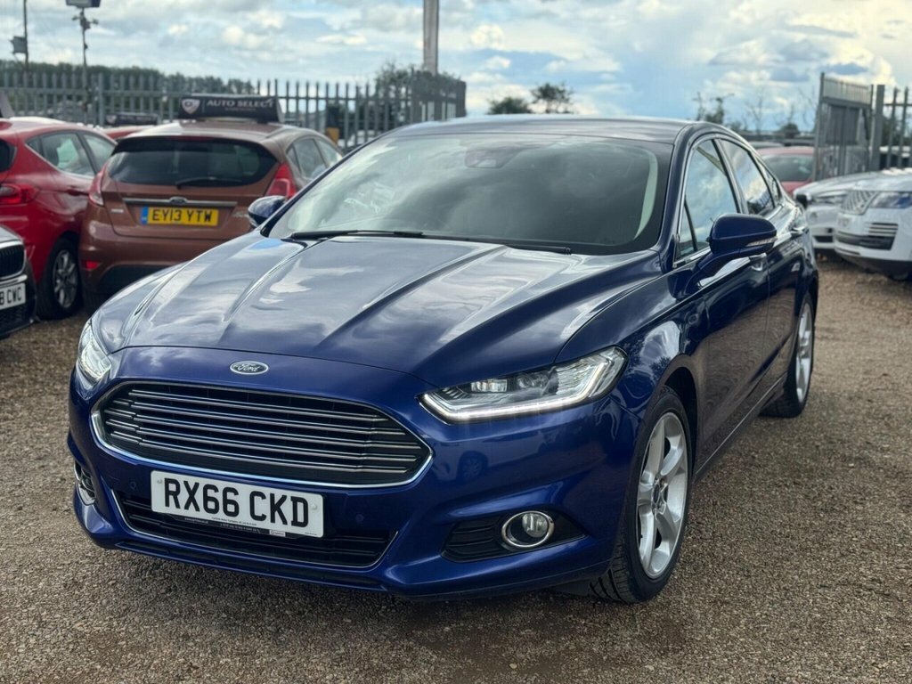 Ford Mondeo Hatchback Blue #3