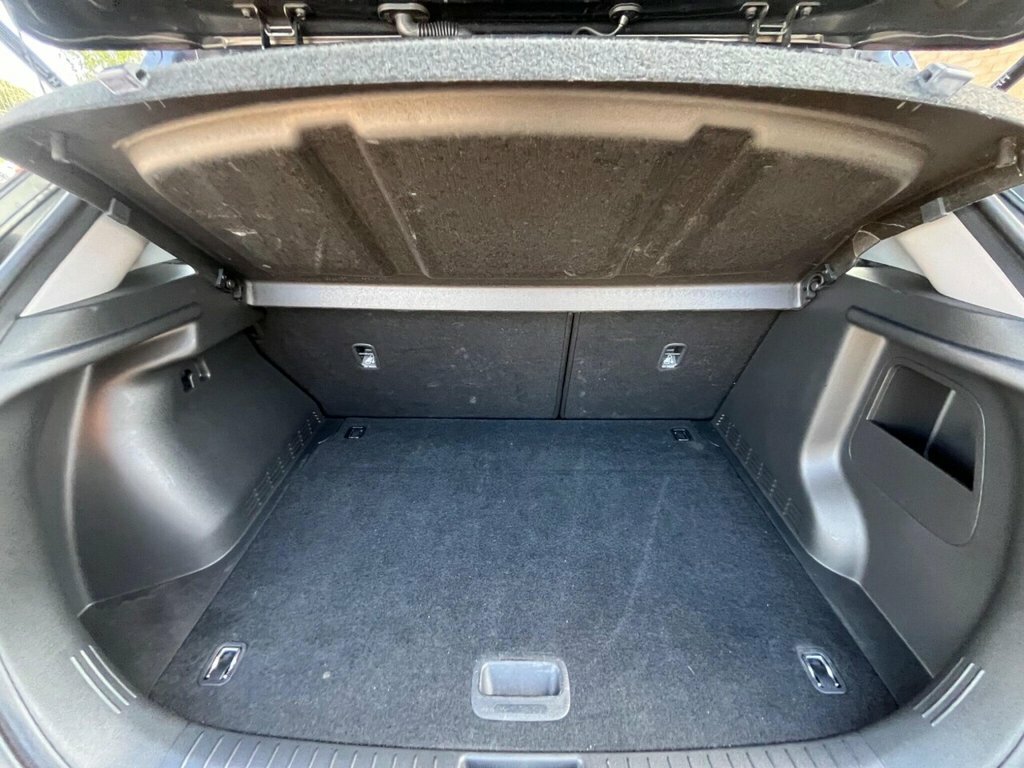 Hyundai Kona Kona Premium Ev Red #37
