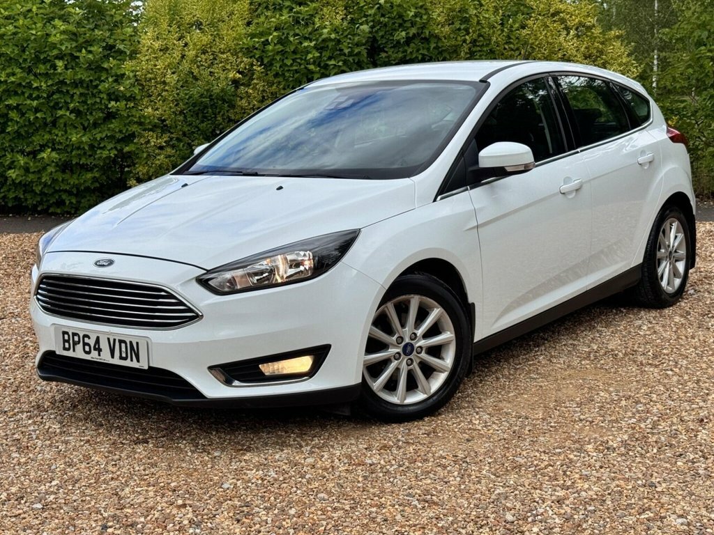 Ford Focus Hatchback White #3