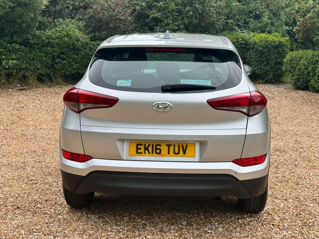 Hyundai Tucson Crdi Se Nav Blue Drive Red #19
