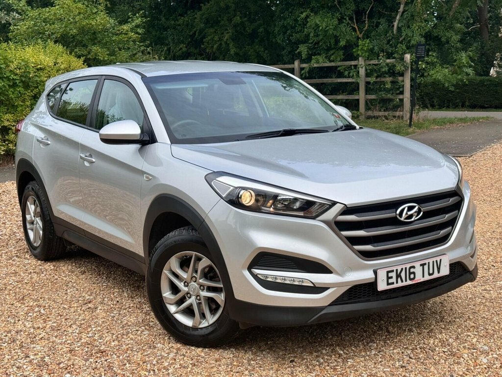 Hyundai Tucson Crdi Se Nav Blue Drive Red #1